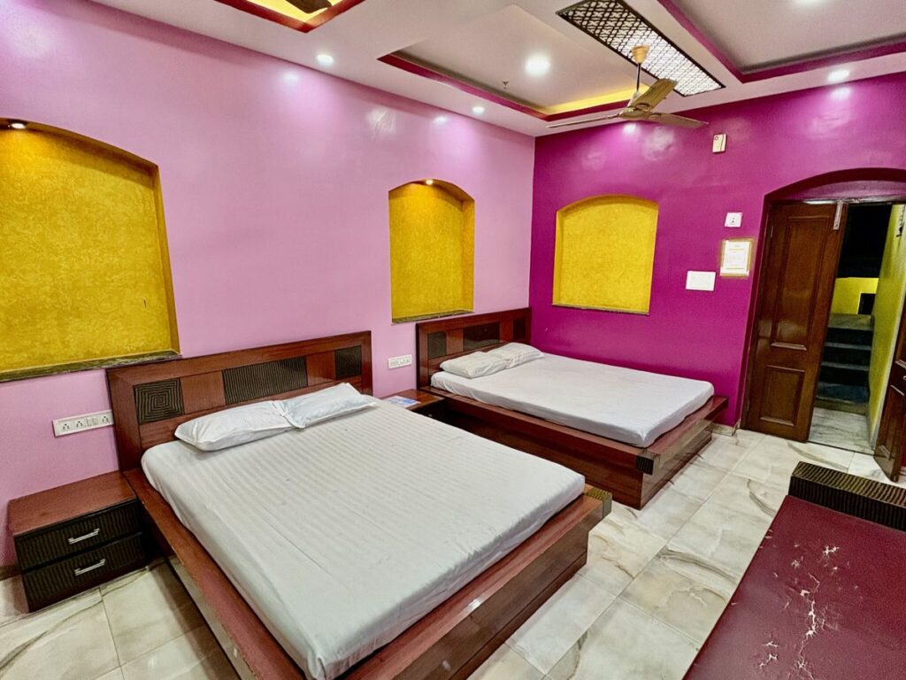 affordable guest house near kolkata port